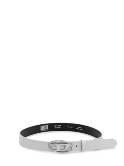 Belt with oval metal buckle