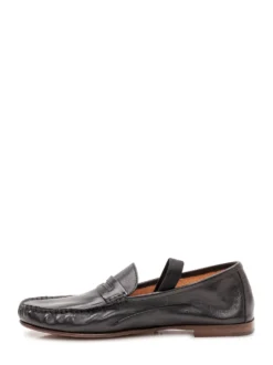 Loafers with Visible Stitching
