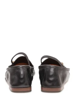 Loafers with Visible Stitching