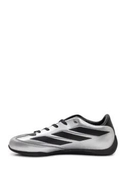 Low top lace up sneakers