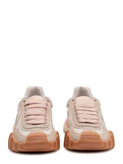 Low-Top Sneaker