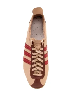 Sneakers Japan with Contrast Inserts and Laces