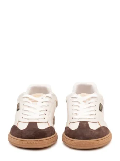Sneakers with Inserts and Laces