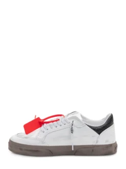 Vulcanic Low Sneakers